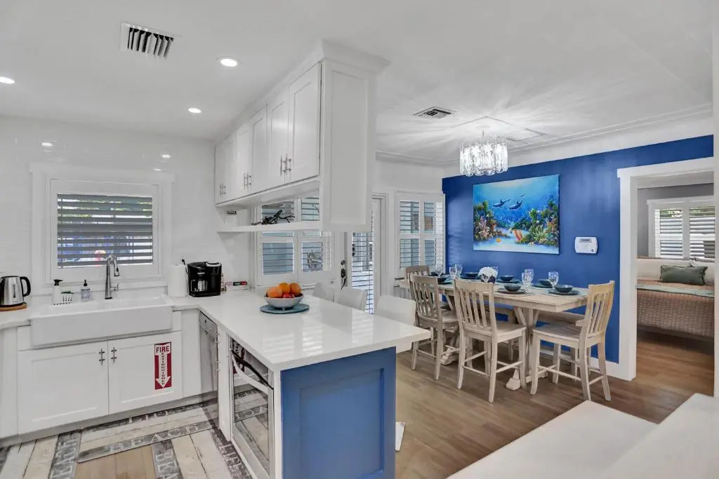 Modern & Fun 3BD Villa by the Beach, Pool & BBQ