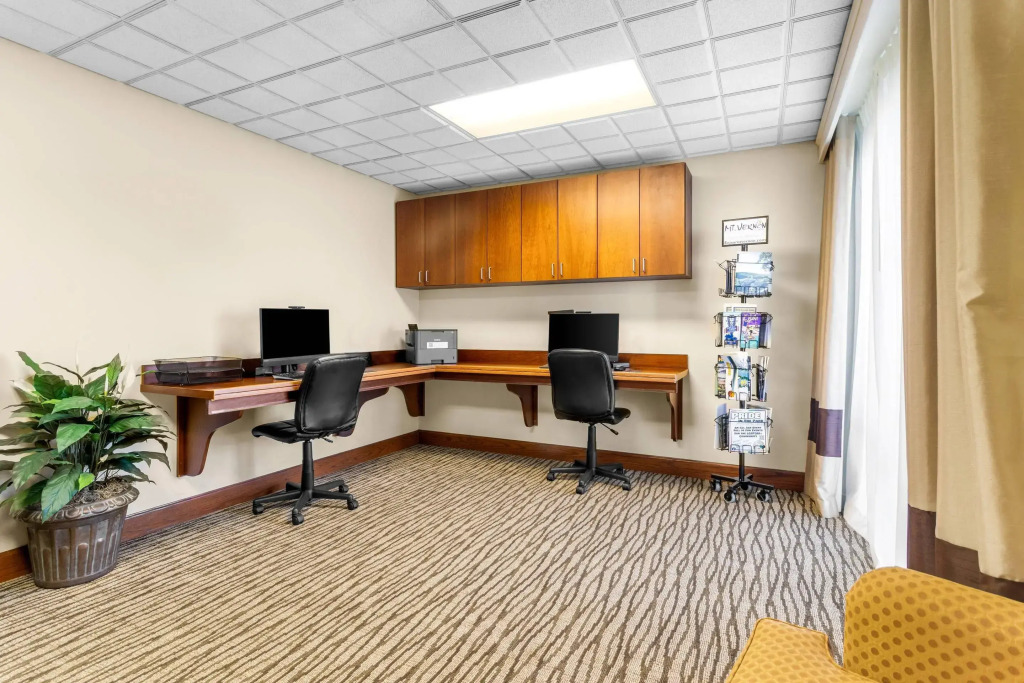 Comfort Suites