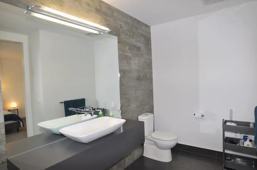 Sunnyside - Surf Side, Linen and Wifi included