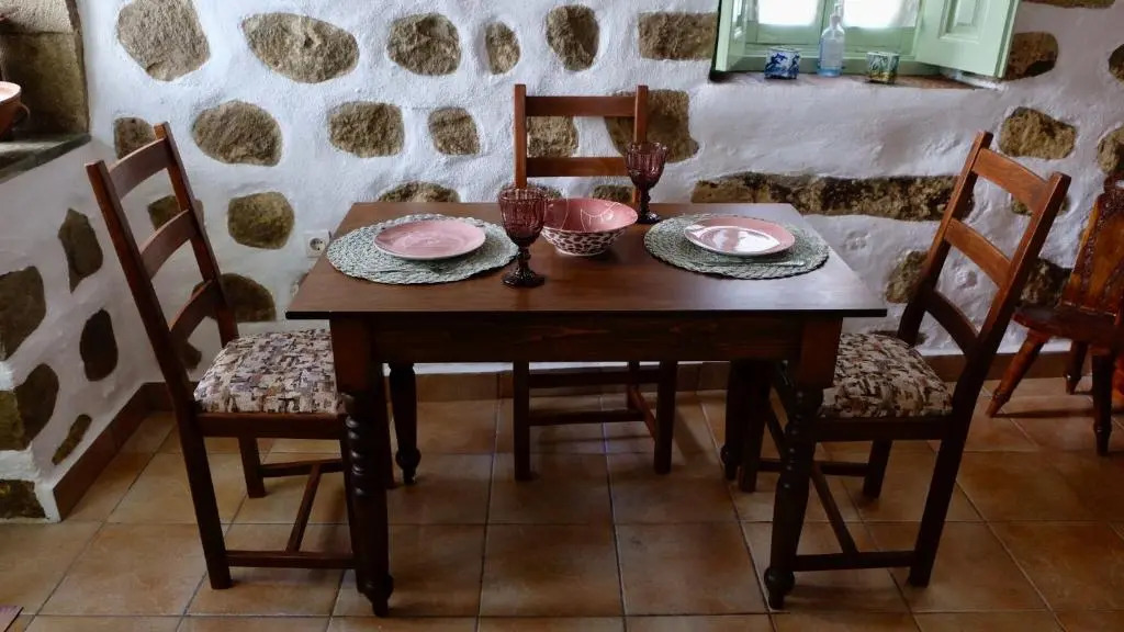 Vintage White House Patmos
