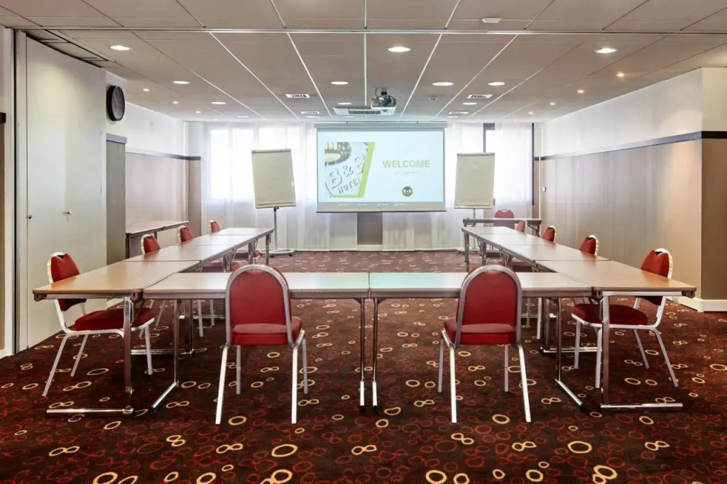 B&B HOTEL Saint-Quentin-en-Yvelines Centre Gare 4 étoiles