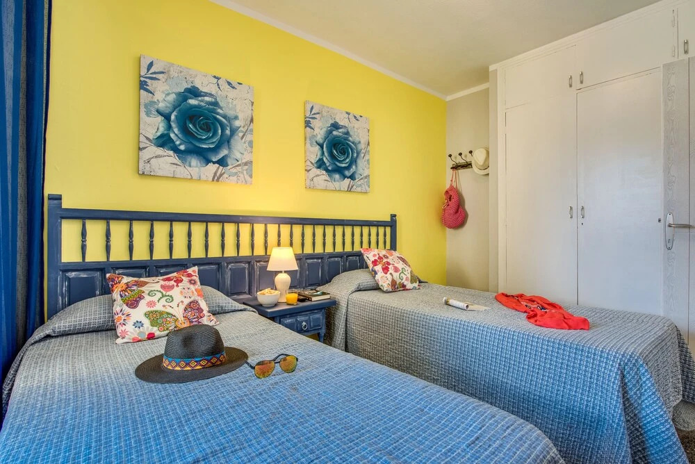 Y2F. Apartment with Pool View and next to the Beach!