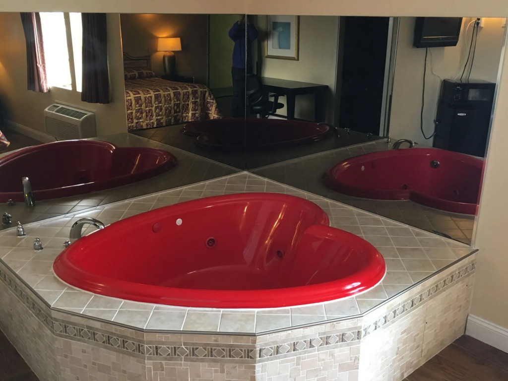 Sea Palace Motel