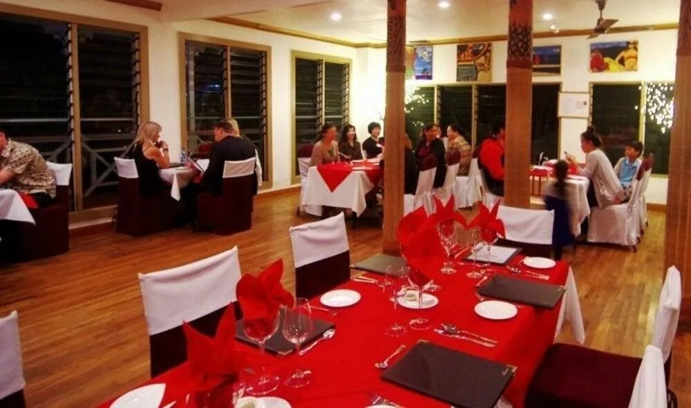 Waterfront Lodge
