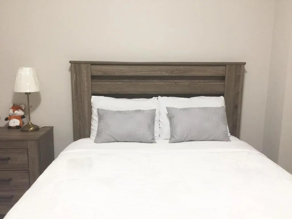 Charming, Comfortable Bsmt Apartment in Pickering
