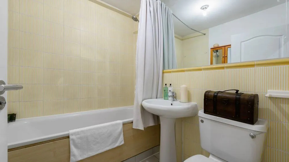 Convenient Oxford Street 1BR Flat