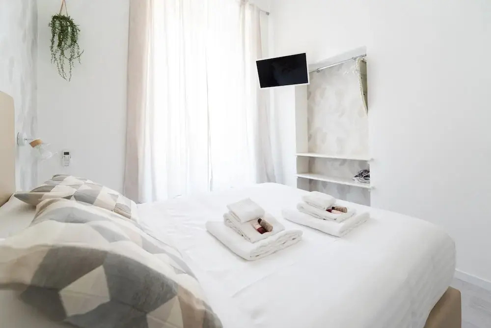 White Gioberti Apartments