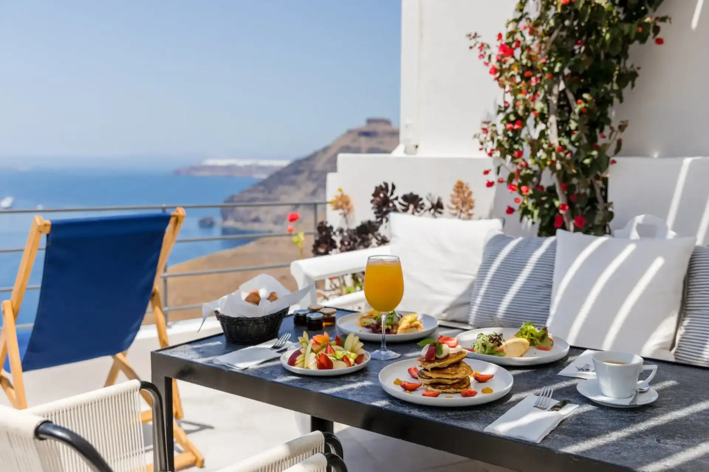Porto Fira Suites