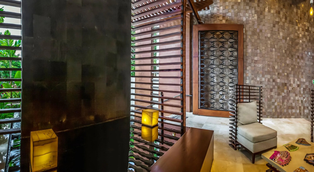 Pinnacle Resorts 220
