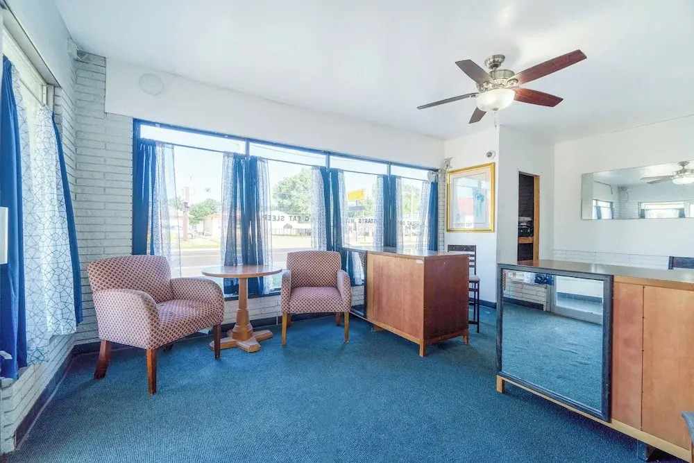 The Inn by El Dorado Lake