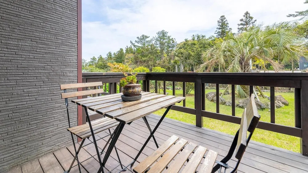 Jeju Batdol Pension