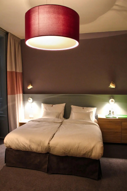 Saint SHERMIN bed breakfast & champagne