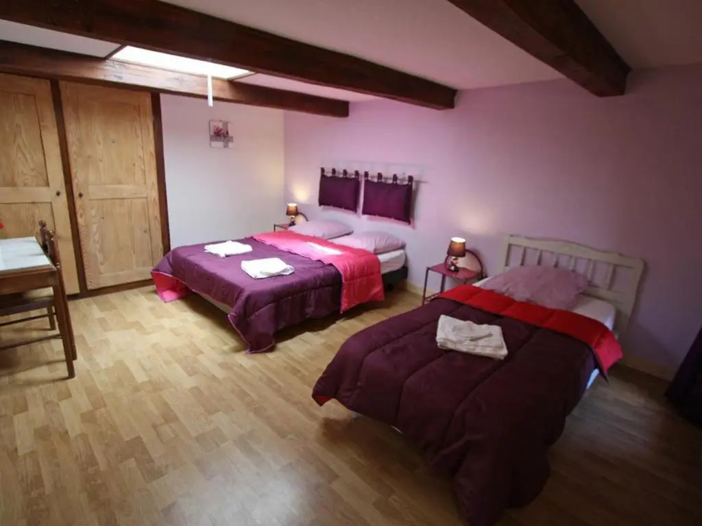 Gîte spacieux avec terrasse, 3 chambres, équipements bébé, à 16 km de Gérardmer - FR-1-589-23