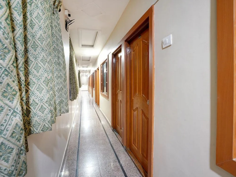 Hotel Gayathri