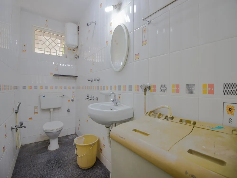 OYO 14340 Home Attic 1BHK Miramar Beach