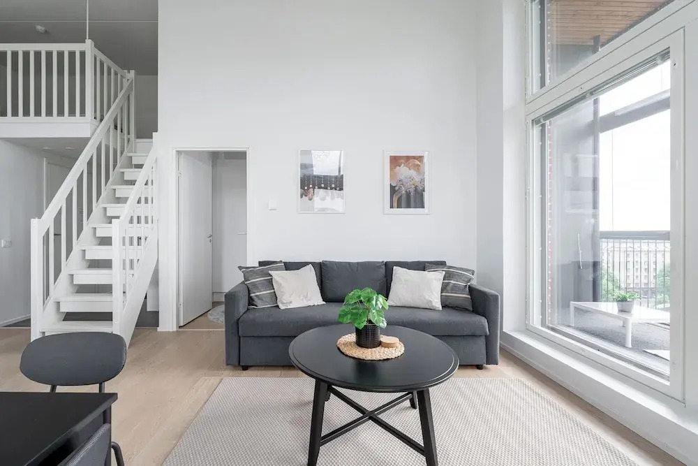 3BR Modern Loft Penthouse with Sauna & Parking
