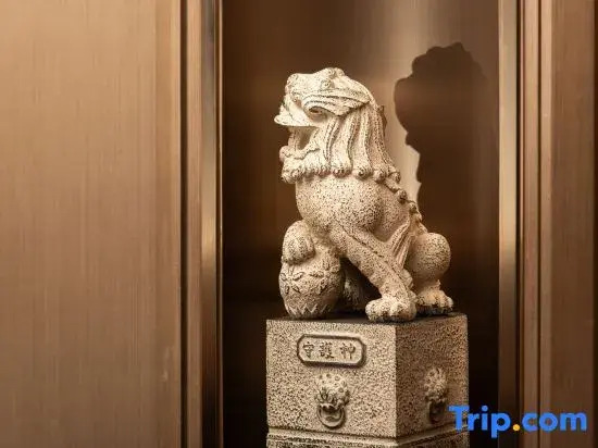 Treasury S Hotel (Chaozhou Guangji Bridge Archway Street)