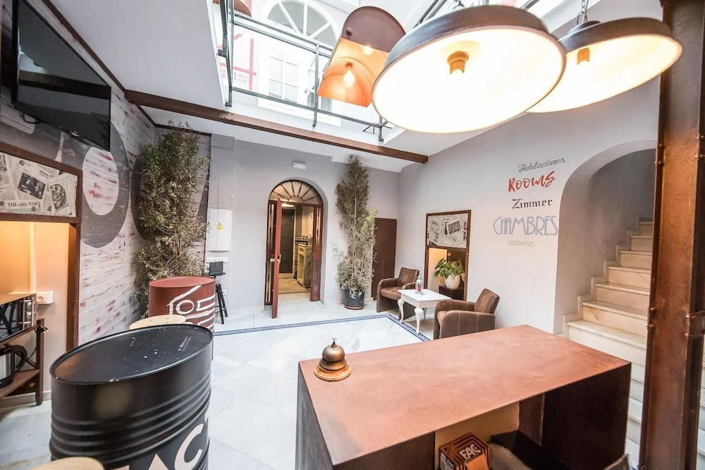 Factory Rooms Tarifa - Hostel
