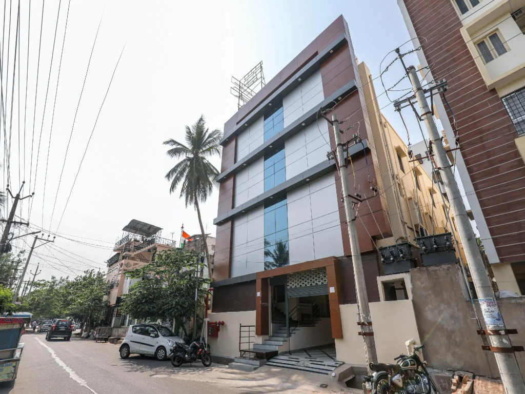 OYO 14126 Vizag Grand