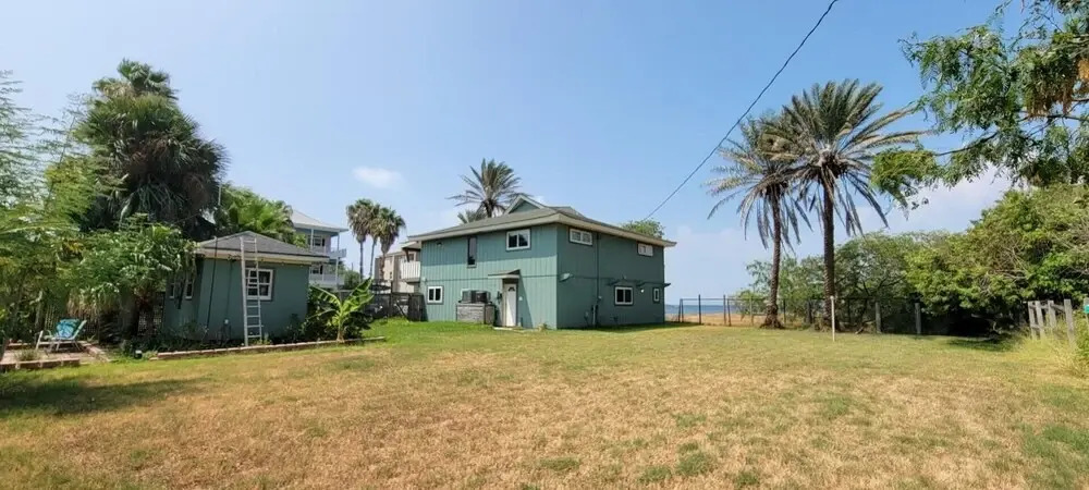 Sunset Dreams off Bay Large Home Sleeps 14 3 Bedroom Home by Redawning