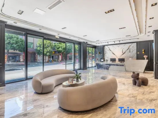 Ruili Elong R.YUN Hotel (Ruili Tourism Pedestrian Street)