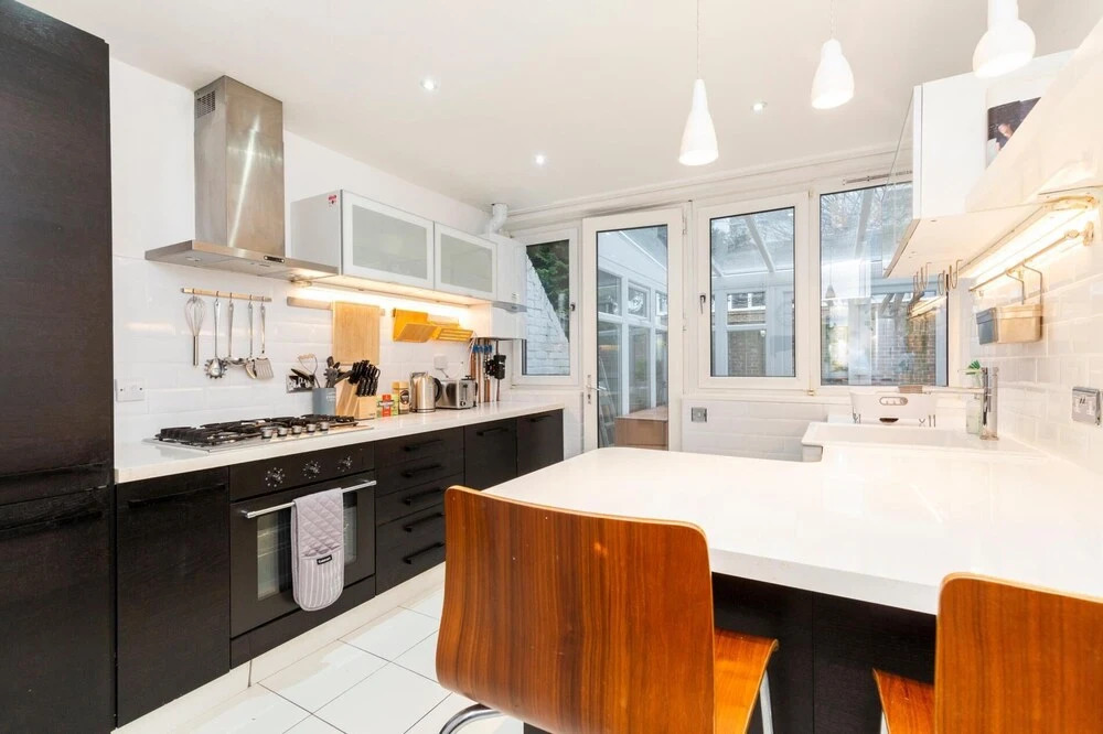 Contemporary 2BD Garden Maisonette Near Angel