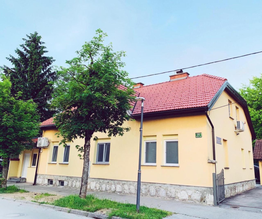 Lina Rooms Hostel