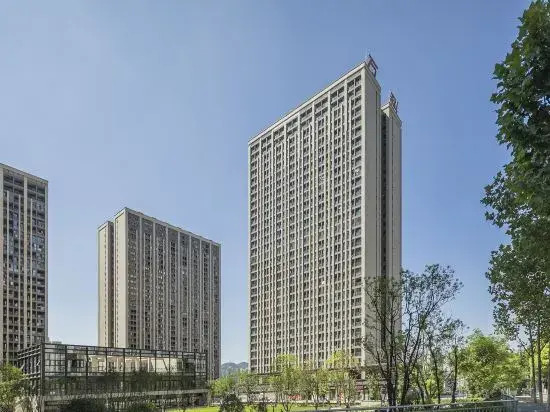 Zhongyi Hotel (Chongqing West Station Branch)