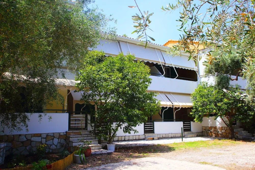 Nikolas Studios