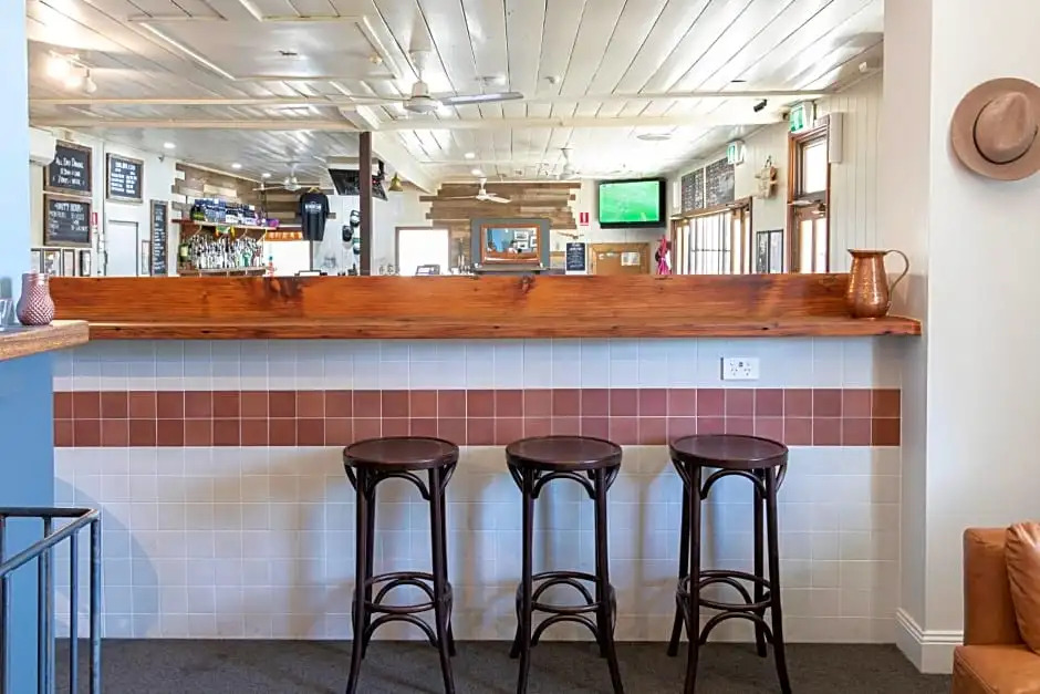 Robertson Public House and Kitchen