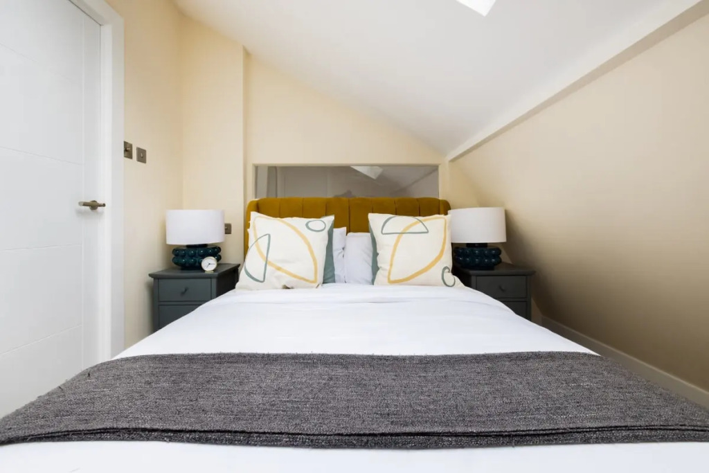 The West End Lane Wonder -Stunning & Bright 4BDR with Rooftop Terrace