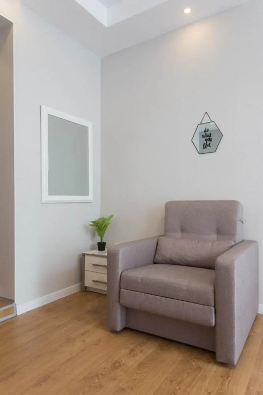 Modern studio beside metro Yaroslava Mudroho, Universytet - Chernyshevska str 95-7