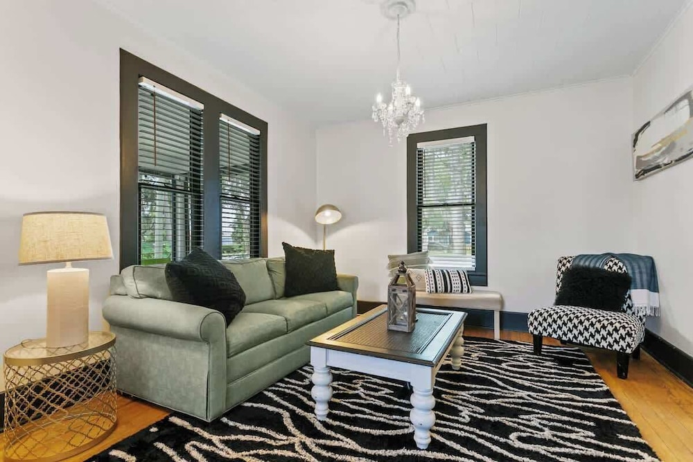 Pet Friendly Bungalow in St Augustine