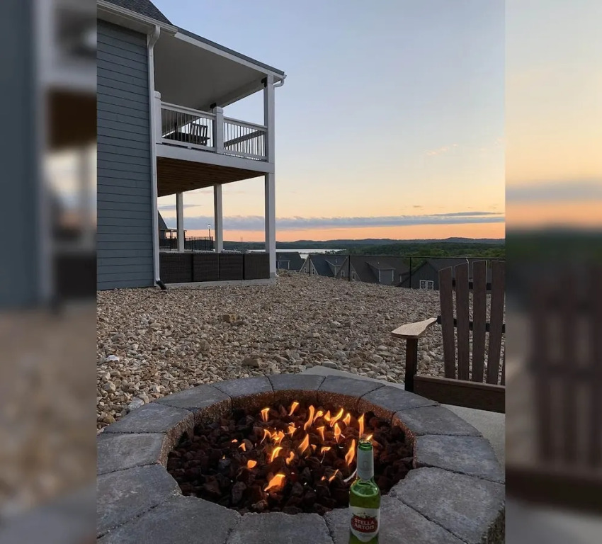 Lakefront Haven - 10 Br Home
