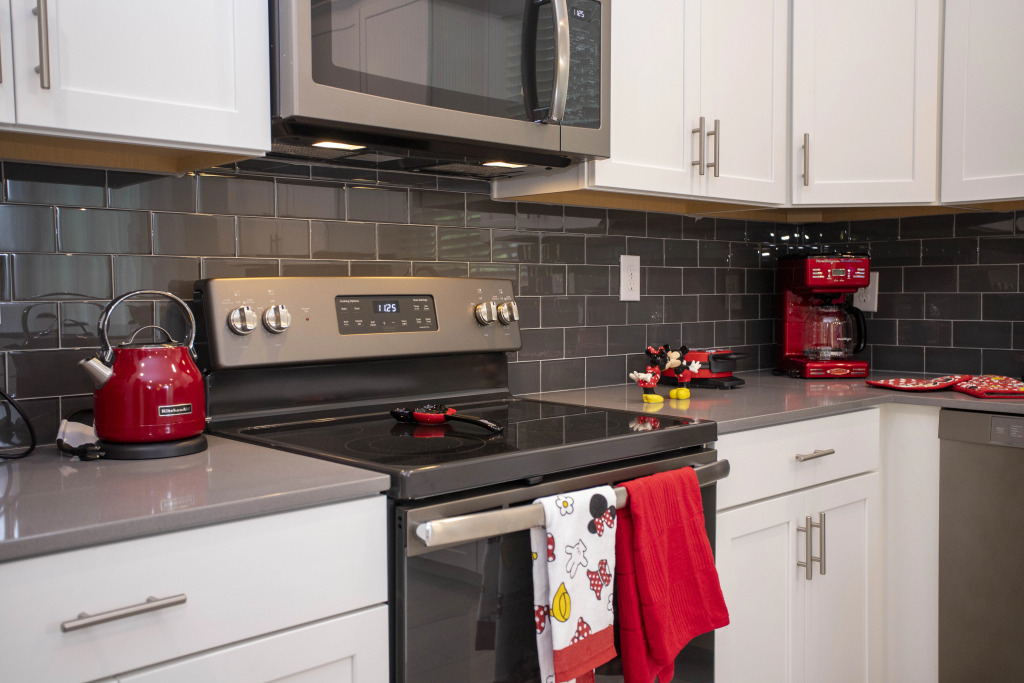 Super luxury home with cinema and game room near Disney