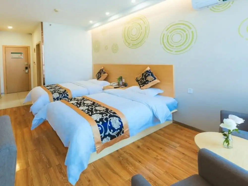 Greentree Inn Shanghai Fengxian District Nanqiaoxincheng Metro Station Express Hotel