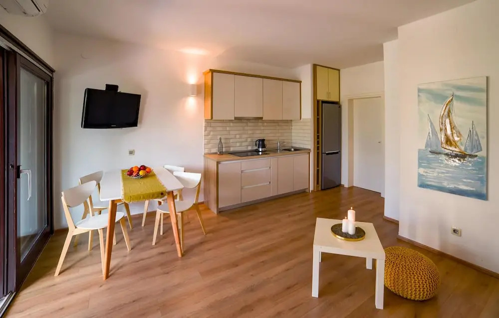 Awesome Apartment in Primosten With Wifi and 2 Bedrooms