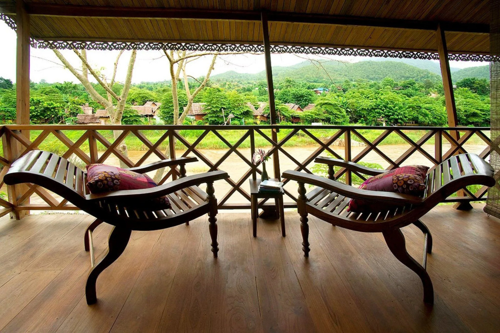 Hotel des Artists Rose of Pai