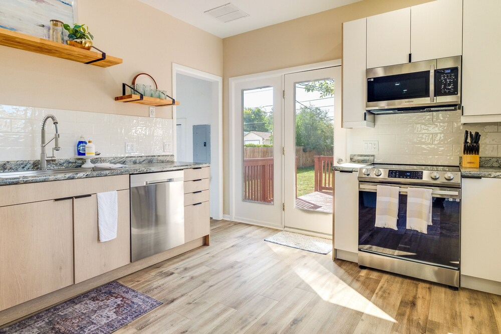 Near Downtown: Spacious Casper Getaway w/ Deck