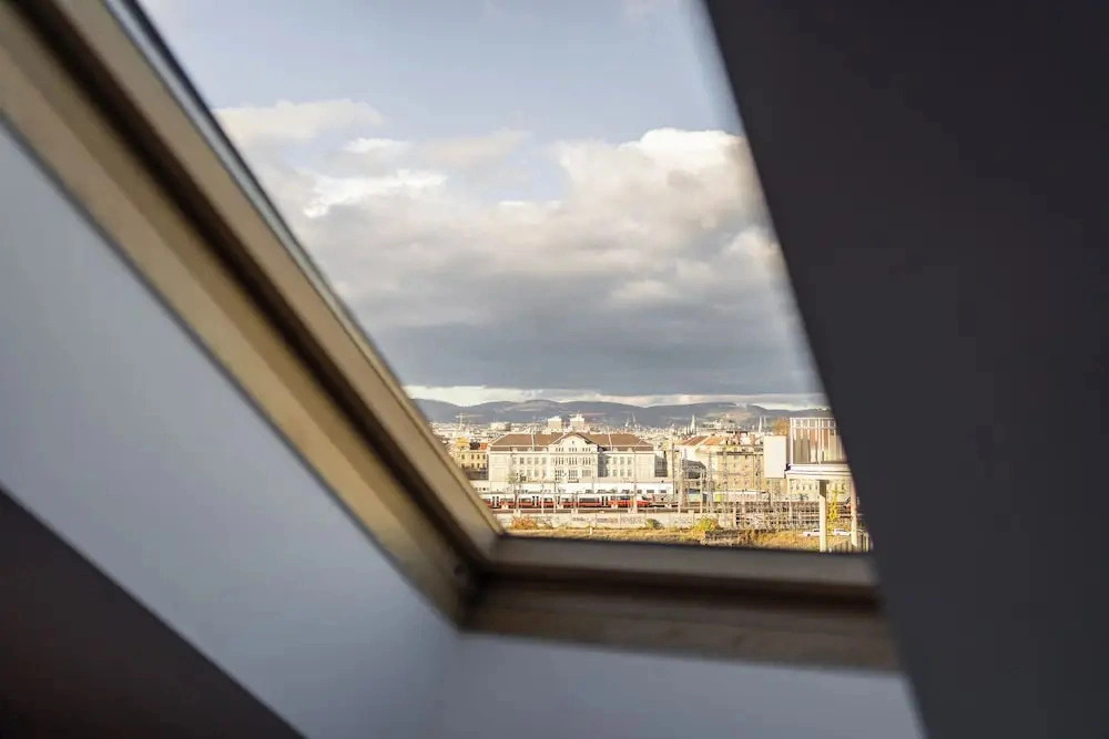 Bright Apartment Near Central Station