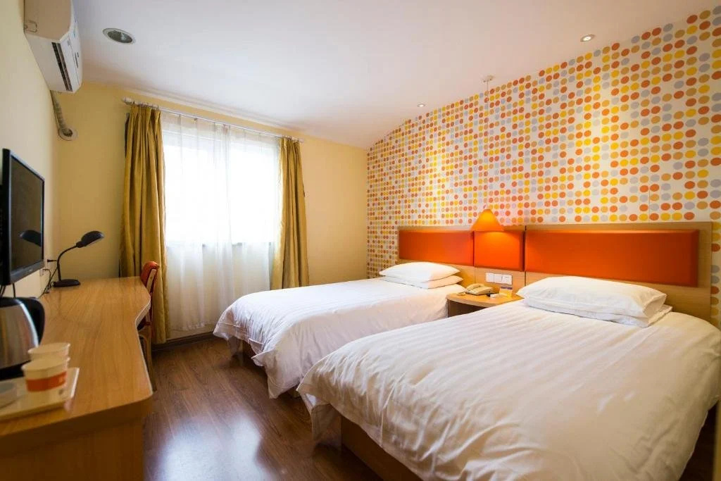Home Inn Chengdu Century City New Exhibition Center