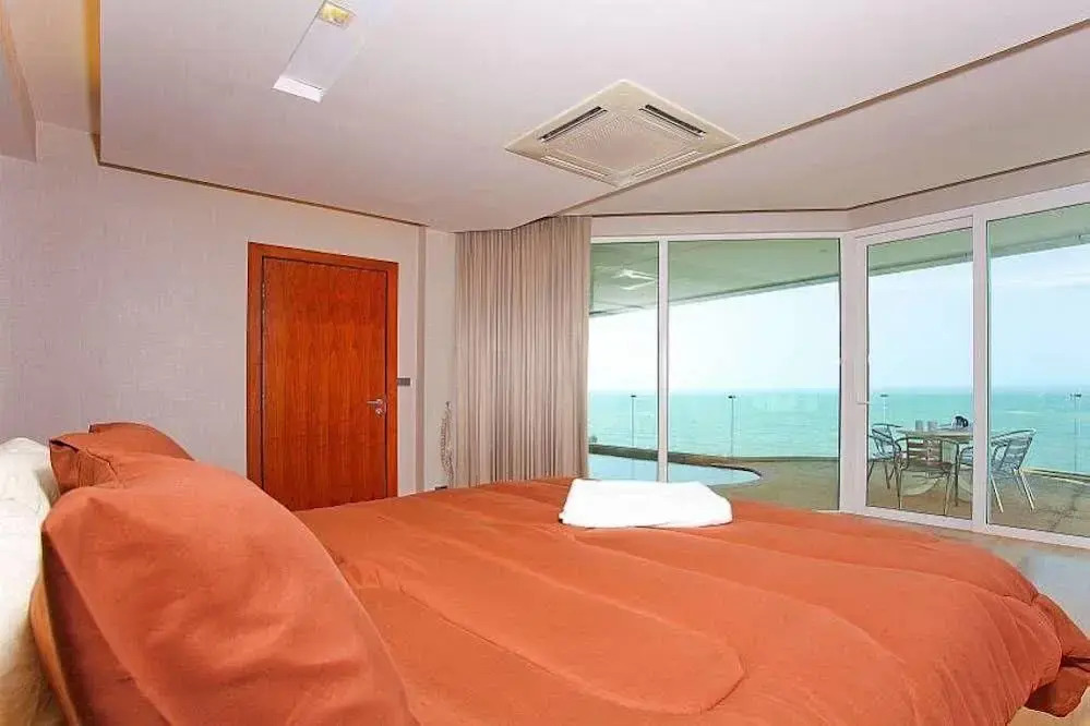 Ocean Fringe Apartment A