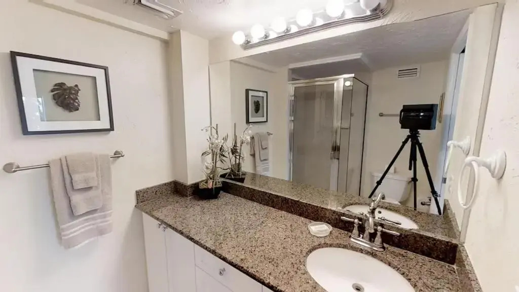 Beachfront Condo! Gulf View From All Rooms, Pool, Chairs Provided