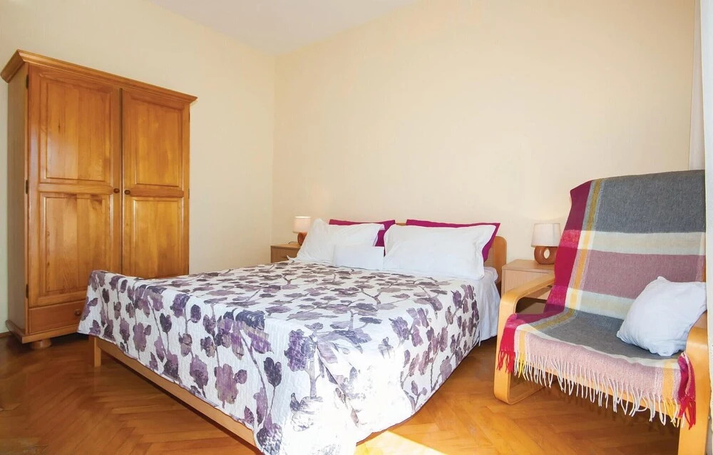 Awesome Home in Brodarica With Wifi and 3 Bedrooms