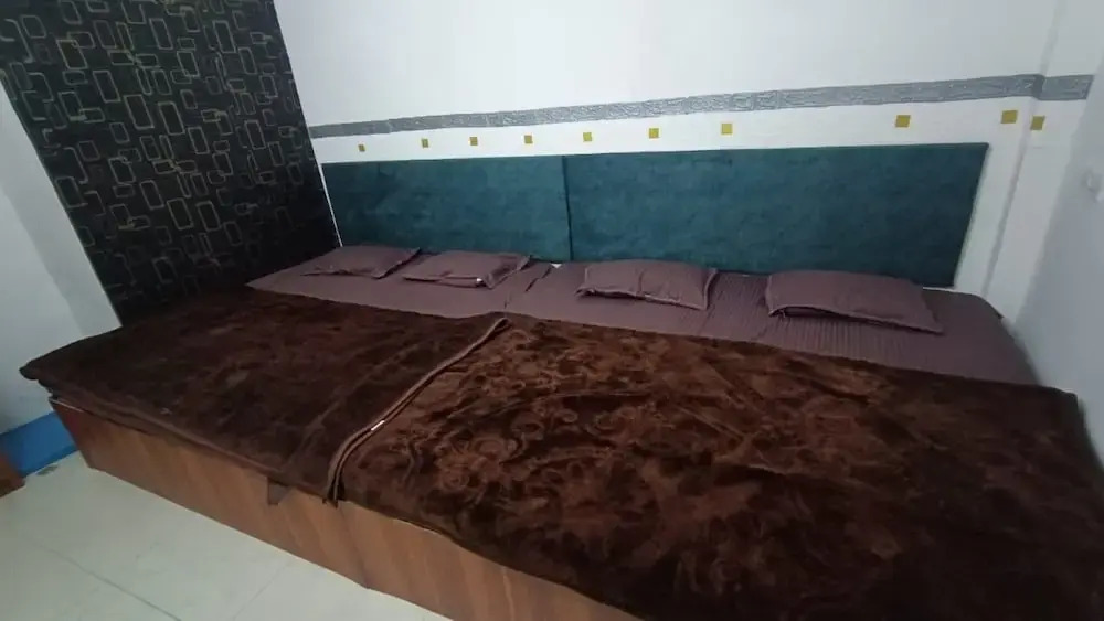 Goroomgo Shree Ram Kuti Homestay Ujjain