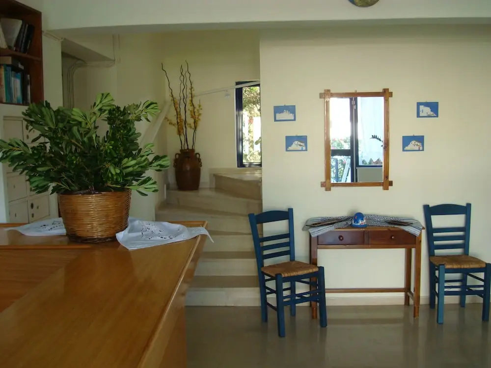 Philippos Studios & Apartments