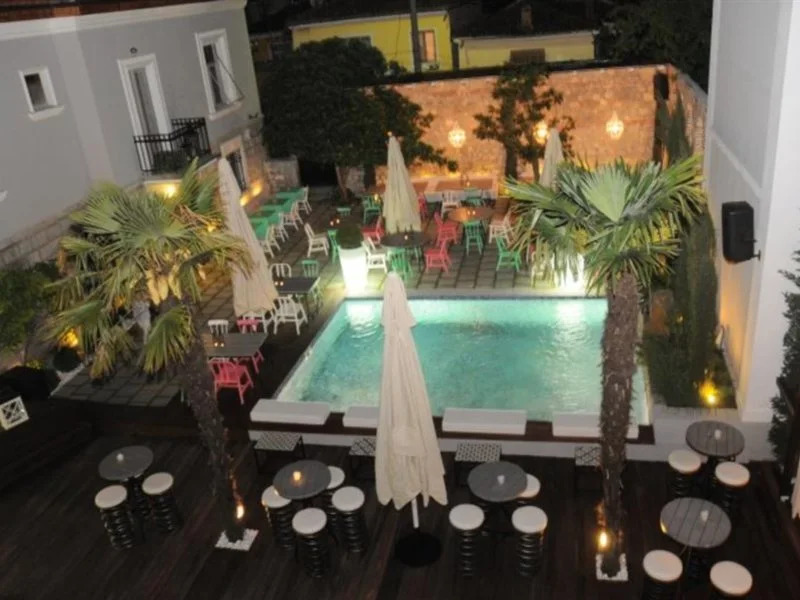 Life Gallery Hotel & Spa
