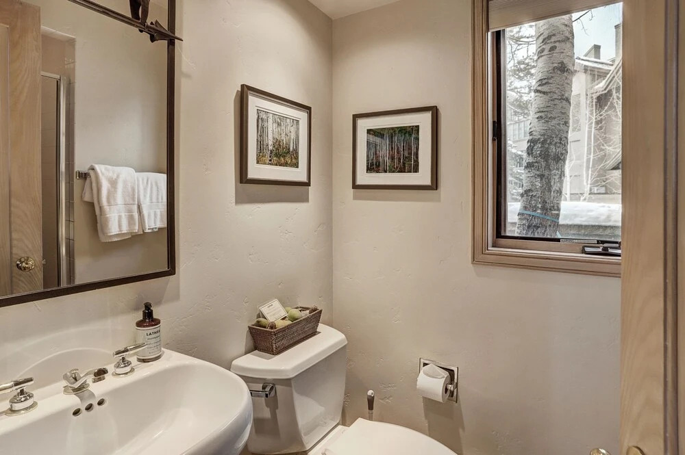 Luxurious 3 Bedroom/4 Bath Townhome- Beaver Creek Ski-in/out Townhouse by RedAwning