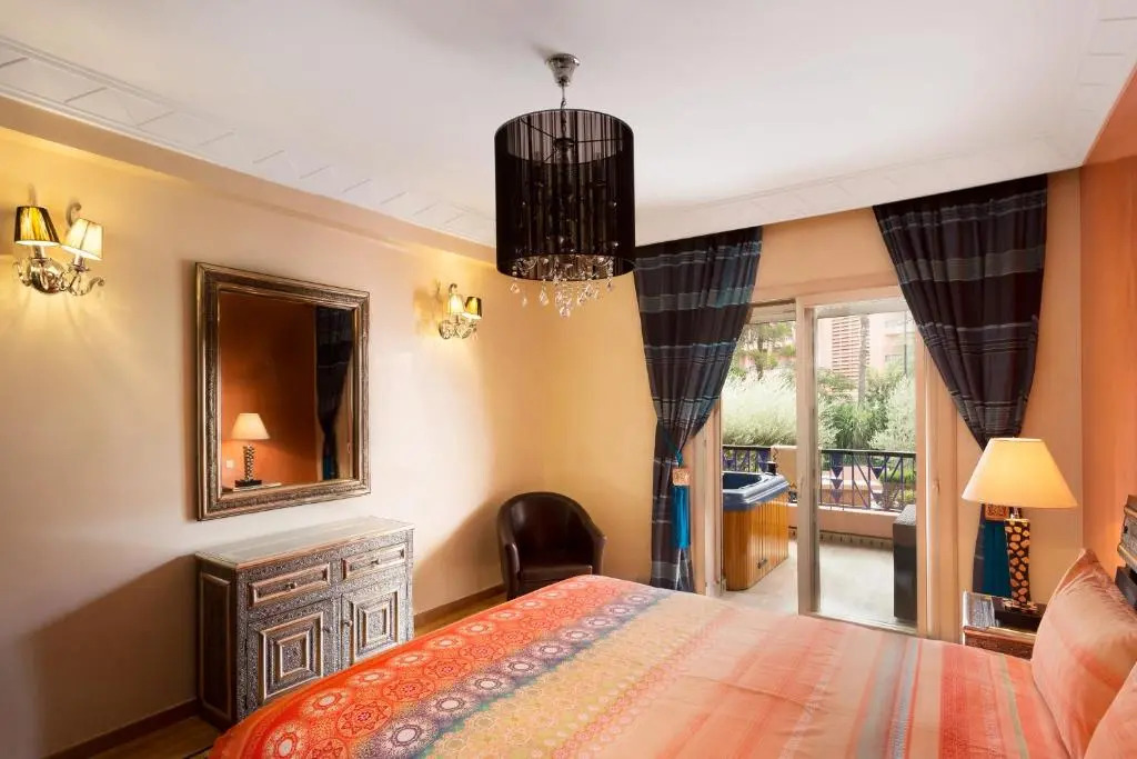 The Sapphire Apartment with Private Swimming Pool & Hot Tub - Hivernage Quarter - By Goldex Marrakech