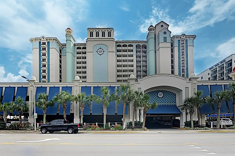 New Listing! Oceanfront Gem: Big Views & 23 Pools 1 Bedroom Condo